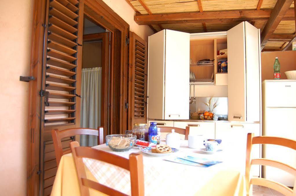 מרינה די קמרוטה Family Resort Cala Di Luna מראה חיצוני תמונה